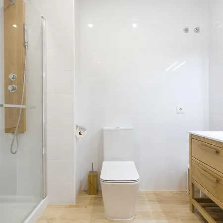 Total White Apartment *