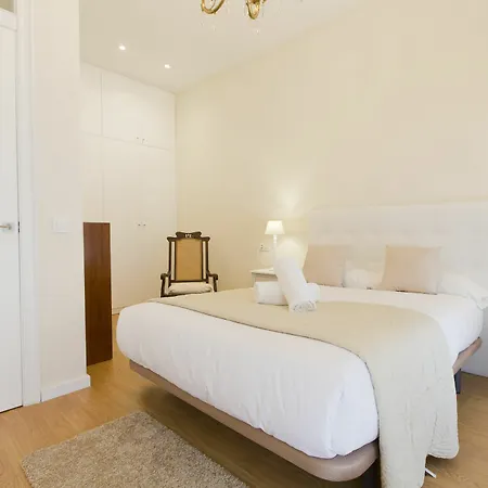 Total White Apartment *